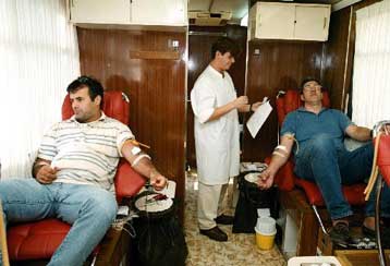 Τον κώδωνα του κινδύνου κρούουν τα νοσοκομεία για τις ελλείψεις σε αίμα