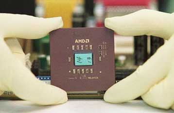 Ο Σάντερς αποκαλύπτει τα σχέδια της ΑΜD για τα επόμενα τσιπ