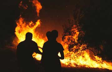 Υφεση στα μέτωπα των πυρκαγιών σε όλη τη χώρα