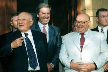 Την ενοποίηση του ψευδοκράτους με την Τουρκία υποστήριξε και πάλι ο Ντενκτάς