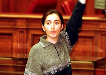 Προσωρινά ελεύθερη Τουρκάλα ακτιβίστρια που κρατούνταν στο Βέλγιο