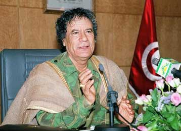 Μυστική συμφωνία Γάλλων και Καντάφι για την απελευθέρωση των ομήρων της Αμπού Σαγιάφ