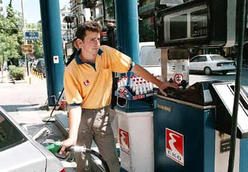 Στην Επιτροπή Ανταγωνισμού τα πρατήρια καυσίμων που προχώρησαν σε υπερβολικές ανατιμήσεις