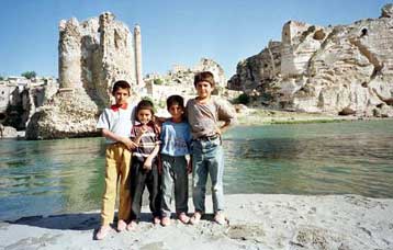 Απειλεί να σταματήσει την κατασκευή του φράγματος Ιλισού η βρετανική εταιρεία