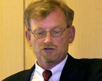 Τα 15,8 τρισ. δρχ. έφτασαν οι προσφορές για τις άδειες κινητής τηλεφωνίας τρίτης γενιάς στη Γερμανία