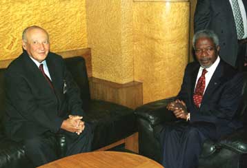 Εκκληση Κληρίδη για ουσιαστικές διαπραγματεύσεις στο Κυπριακό