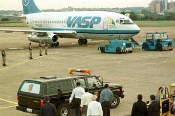 Ληστές διαφεύγουν τη σύλληψη πραγματοποιώντας πειρατεία σε βραζιλιάνικο αεροσκάφος