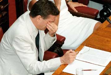 Θερμαίνεται το δεύτερο μέτωπο Εκκλησίας – Πολιτείας για τα Θρησκευτικά