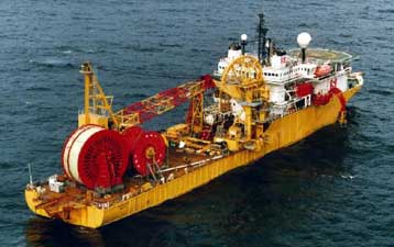 Στενεύουν δραματικά τα χρονικά περιθώρια για τους 118 ναύτες του ρωσικού υποβρυχίου