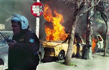 Eμπρησμός σε αυτοκίνητο της ιταλικής πρεσβείας