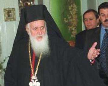 Βαθαίνει η κρίση στην Εκκλησία της Κύπρου με αφορμή την υγεία του Χρυσοστόμου