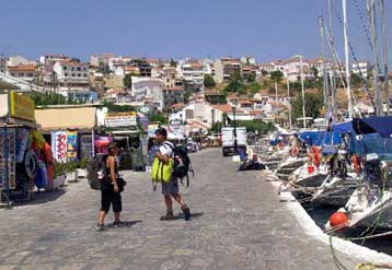 Οι υψηλοί φόροι ρίχνουν την ανταγωνιστικότητα του ελληνικού τουριστικού προϊόντος