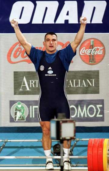 Ο Σοβιετικός αρσιβαρίστας Καλανκέα με τα χρώματα της Ρουμανίας στο Σίδνεϊ