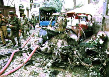 Βομβιστική επίθεση σε τρένο σκιάζει την Ημέρα Ανεξαρτησίας της Ινδίας