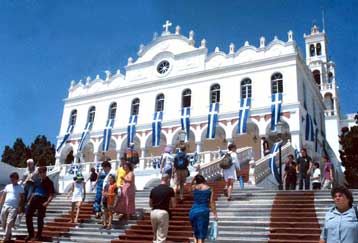 Στην Τήνο για την εορτή της Παναγίας ο Κ.Στεφανόπουλος