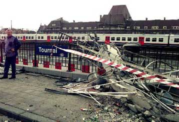 Δώδεκα τραυματίες από σύγκρουση τρένων στο Βέλγιο