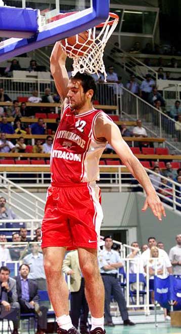 Στο Σικάγο ο Τάρλατς περνάει από εξετάσεις και ανακοινώνεται από τους Μπουλς