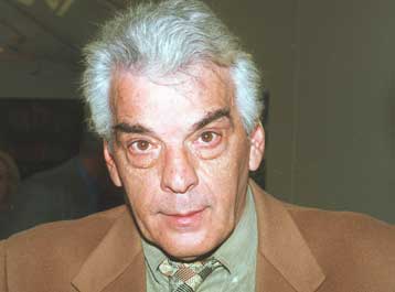 Αντικαθίστανται 100 στελέχη της Νέας Δημοκρατίας