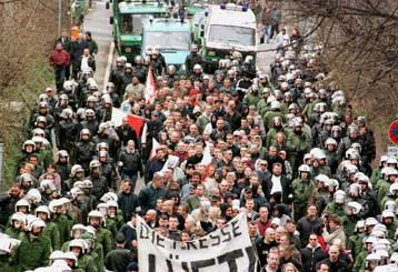 Σε συναγερμό η αστυνομία στη Γερμανία για διαδηλώσεις νεοναζί