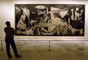 Φωτιά απείλησε το μουσείο Reina Sofia της Μαδρίτης