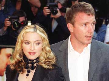 Ενα… αγόρι για τη Μαντόνα