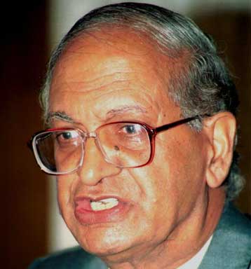 Εκκληση για ειρηνευτικές συνομιλίες με την Ινδία απευθύνει εκ νέου το Πακιστάν