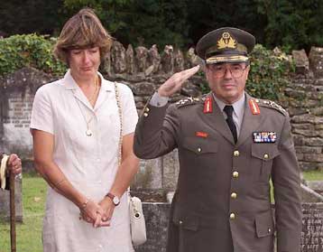 Η αλλαγή στη δομή των Ενόπλων Δυνάμεων στην ατζέντα των επαφών Παραγιουδάκη – Γκάθρι