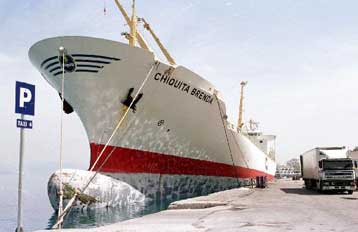 Εκρηξη σε φορτηγό πλοίο ανοιχτά της Υδρας με έναν τραυματία