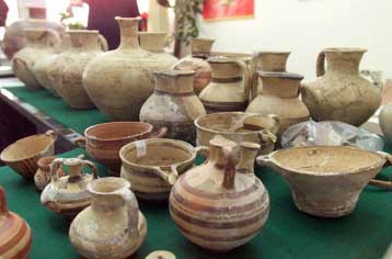 Συνελήφθη αρχαιοκάπηλος με νομίσματα και απολιθώματα στην κατοχή του