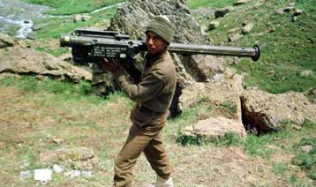 Δέκα νεκροί από νέα έκρηξη βόμβας στο Κασμίρ