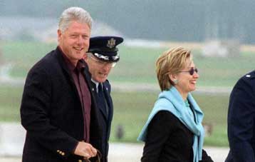 Προβάδισμα της Χίλαρι στην κούρσα για τη Γερουσία