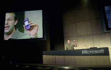 H Microsoft παρουσίασε το ιντερνετικό της τηλέφωνο