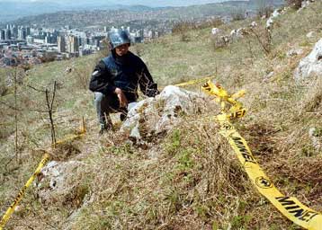 Βόσνια καλλιτέχνις αγωνίζεται για τον καθαρισμό  της χώρας της από τις νάρκες