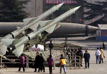 Πυραυλική τεχνολογία παρέχει η Κίνα στα κράτη – παρίες, λέει η CIA