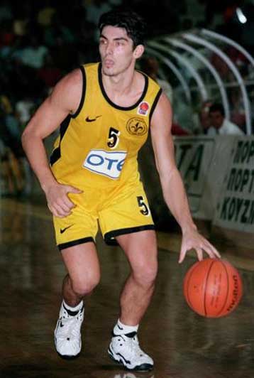 Στην ΑΕΚ ο Παντελιάδης