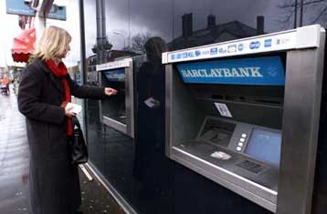 Στα σκαριά επιχειρηματική συνεργασία Barclays – Woolwich