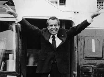 Ο Νίξον κατηγορείται για συνωμοσία με την κυβέρνηση του Βιετνάμ