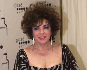 Με πνευμονία νοσηλεύεται η Λιζ Τέιλορ