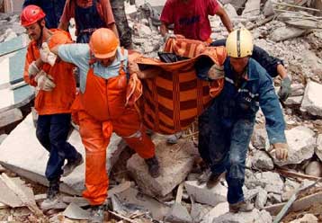 Δύο νεκροί και 16 τραυματίες από κατάρρευση κτιρίου στη νότια Τουρκία