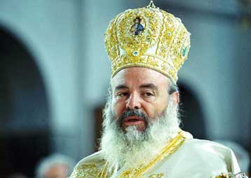 Χαμηλούς τόνους ζητά τώρα ο Αρχιεπίσκοπος