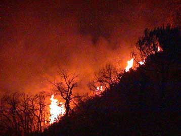 Παραδομένη στις φλόγες και η ΠΓΔΜ