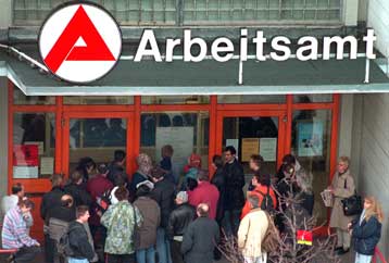 Ανιση παραμένει η κατανομή εργασίας μεταξύ Δυτικής και Ανατολικής Γερμανίας