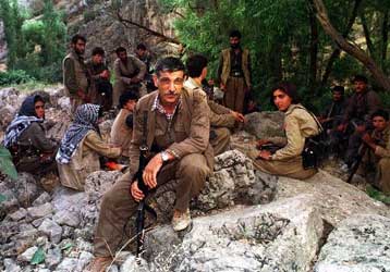 Και εκβιαστές οι αντάρτες του ΡΚΚ, ισχυρίζονται οι Τούρκοι