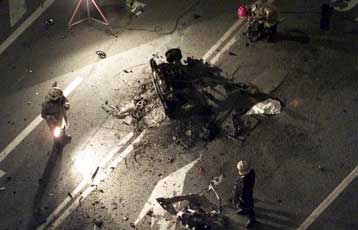 Νεκρά από έκρηξη αυτοκινήτου τέσσερα άτομα φερόμενα ως μέλη της ΕΤΑ