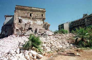 Eρίζουν Δήμος και ΥΠΠΟ πάνω από τα μπάζα του κτιρίου ΦΙΞ