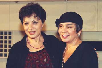 Στα τουρκικά τραγουδά απόψε η Χάρις Αλεξίου στην Κωνσταντινούπολη