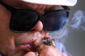 Συνέδριο στις ΗΠΑ καταδικάζει τις καπνοβιομηχανίες και τα προϊόντα τους