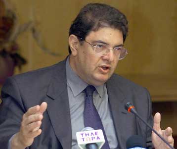 Σε ξένο διαχειριστή και πάλι το μάνατζμεντ του εθνικού αερομεταφορέα, εξαγγέλλει ο Χρ.Βερελής