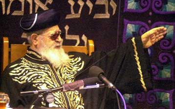 Οργή προκαλούν οι δηλώσεις του πνευματικού ηγέτη του Σας για Ολοκαύτωμα και Παλαιστινίους