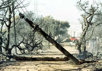 Κατεπείγουσα προκαταρκτική εξέταση για την πυρκαγιά στην Πεντέλη